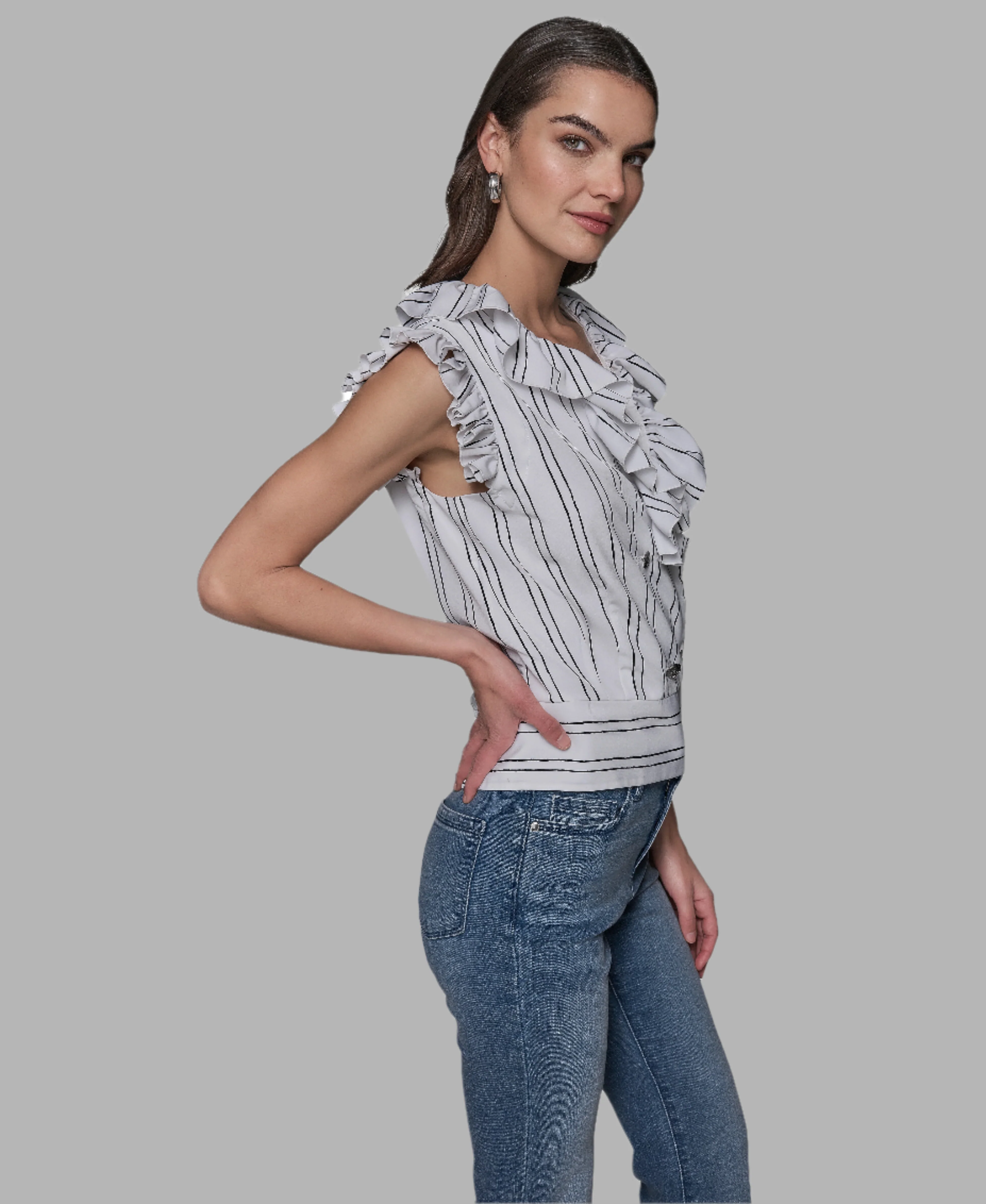 SLEEVELESS RUFFLE BLOUSE