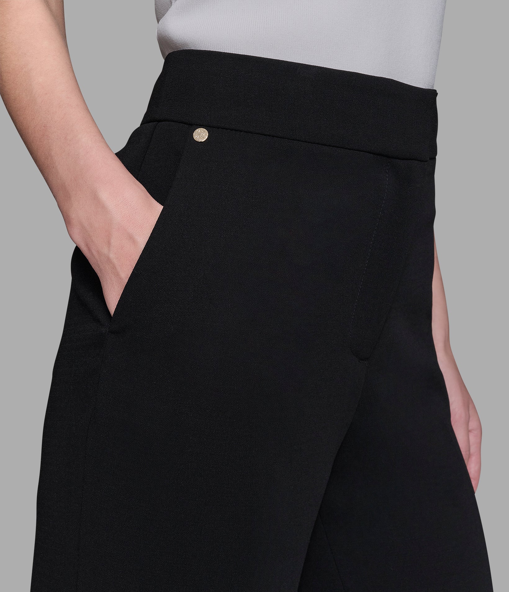 ESSENTIAL BOTTOM WIDE PANT